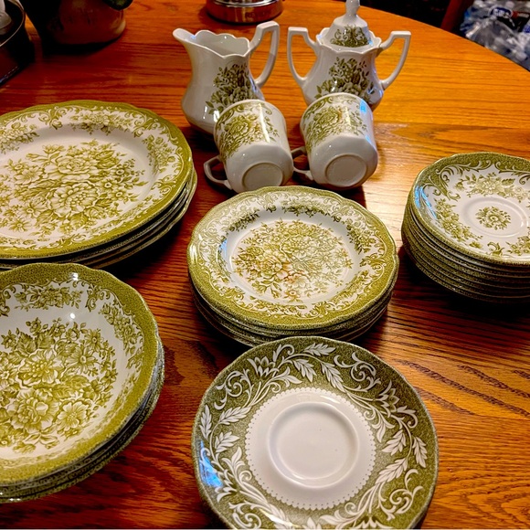 Green - Picture 3 of 12